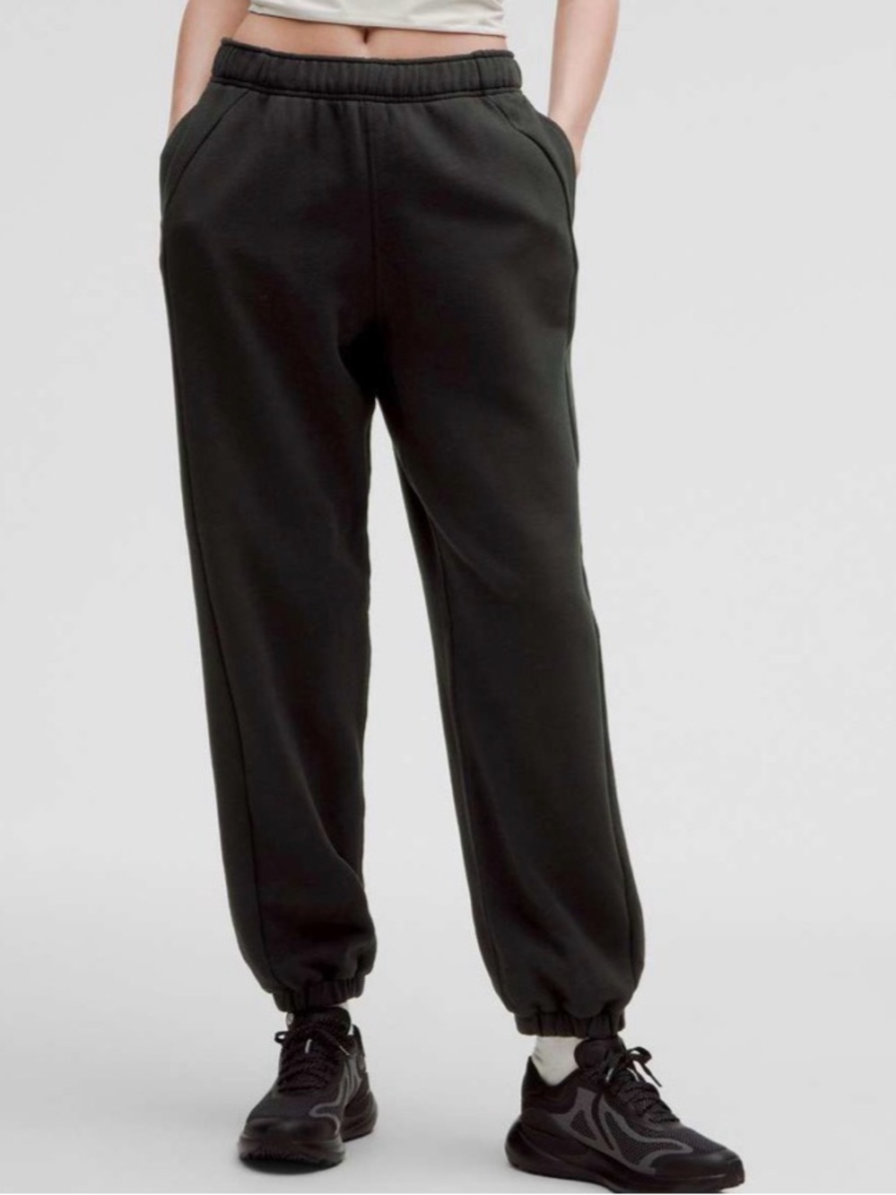 Scuba Mid-Rise Oversized Jogger *Regular in black